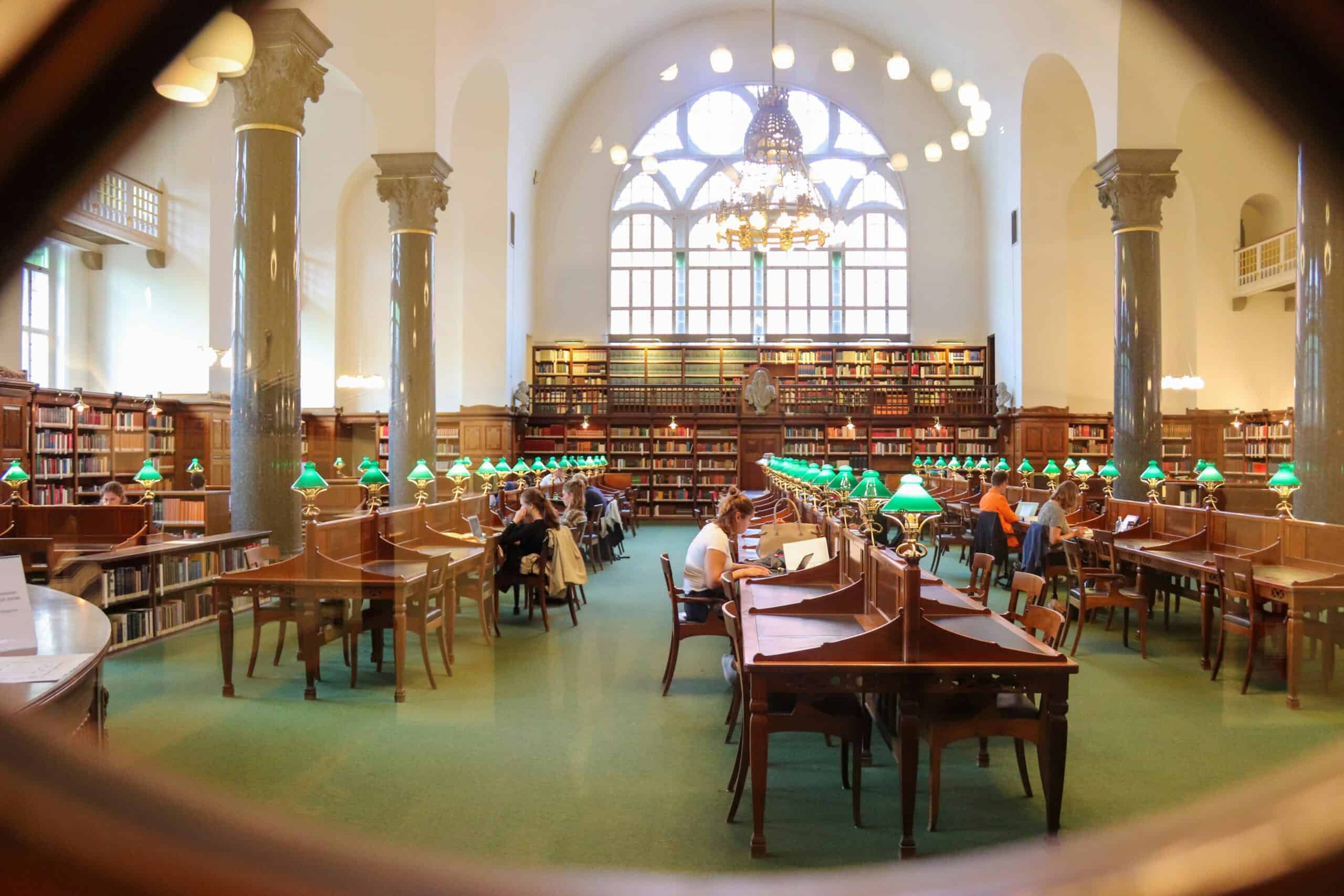 college library<br />
